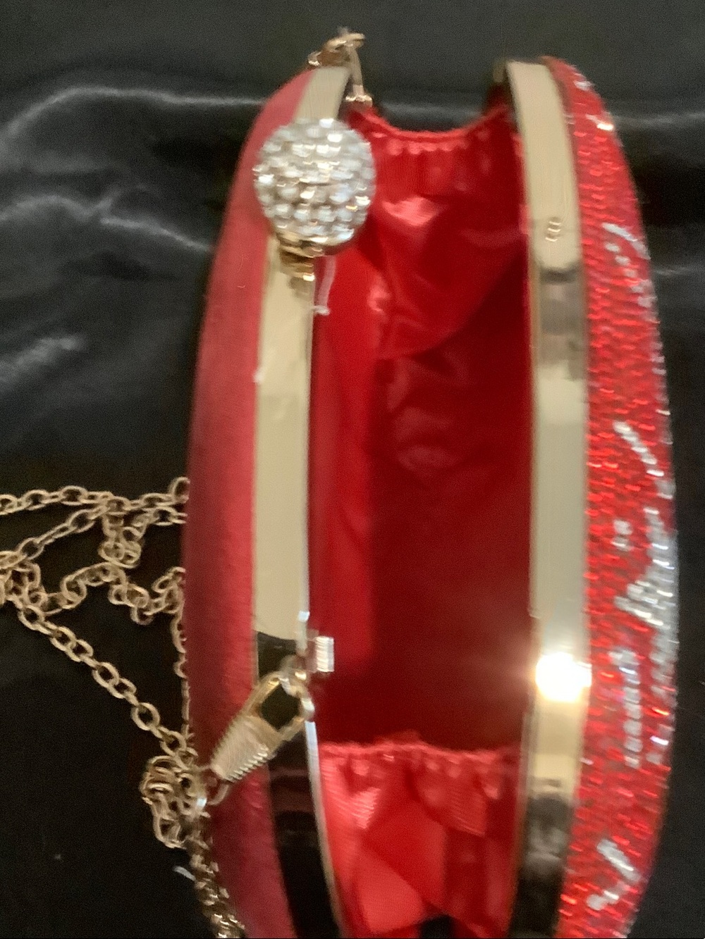 Red Star-Embellished Evening Clutch with Gold Chain - Picture 3 of 5